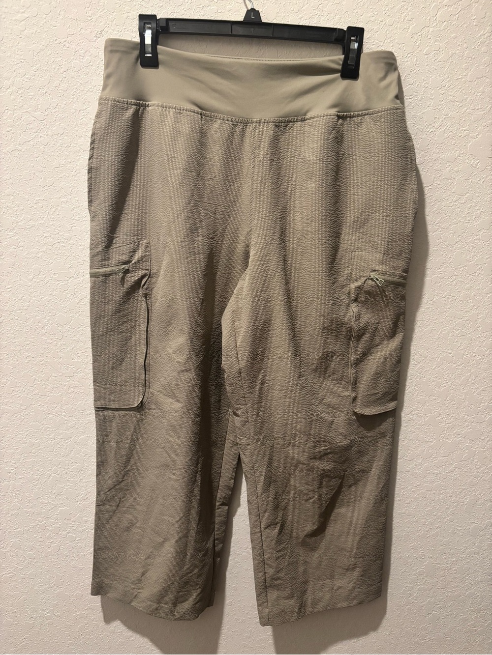 Sage Collective Cargo Crop Pants L Light Olive Green Textured 24” Zip Pockets